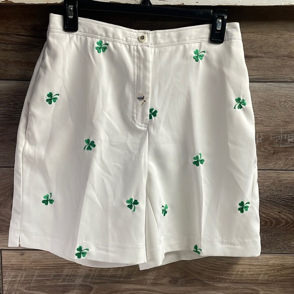Coral Bay Golf Petites Vintage Shamrock Shorts Embroidered Size 8P White Green
